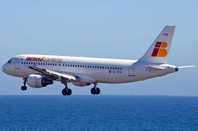 Iberia Express отмечает свое четырехлетие скидками в 40%